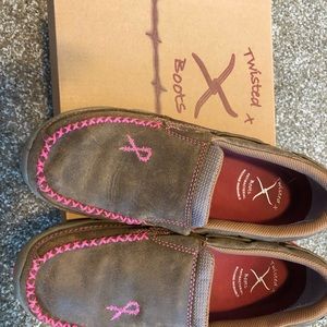 Twisted Roots slip on”s